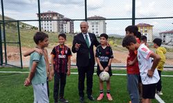 Başkan Kıraç, Çocuklarla Halı Sahada Buluştu