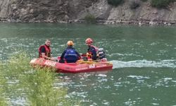 Ceyhan Nehri’ne Düşen Balıkçıdan 3 Gündür Haber Yok