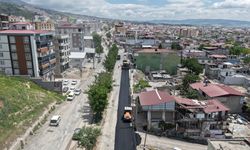 Büyükşehir, Dulkadiroğlu’nda Şeyh Şamil ve Vezir Hoca Bulvarlarını Sıcak Asfaltla Buluşturuyor