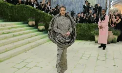 Met Gala 2026’da kostüm şovu! Kırmızı halı adeta sanat galerisine döndü