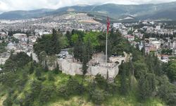 Tarihi Kalede Depremin İzleri Hızla Siliniyor