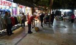Büyükşehir, Bayram Öncesi Sahada Temizlik Uygulamalarını Kesintisiz Sürdürüyor