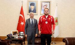 Vali Ünlüer’den Milli Güreşçi Hakan Büyükçıngıl’a Tebrik