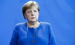 Merkel: Ben de Hata Yaptım | Göç ve Savunma Politikalarında Özeleştiri