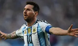Lionel Messi Şov Yaptı! Arjantin, Dünya Kupası'na Cezayir Karşısında 3-0'la Başladı
