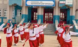 Afşin’de Öğrencilerinden Tarihi Mekânlarda Kartal Dansı Gösterisi