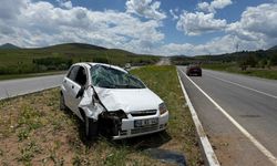 Afşin’de Otomobil Takla Atarak Orta Refüje Çıktı: 1 Yaralı