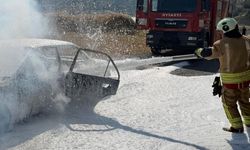 Alevlere Teslim Olan Araca İtfaiye Müdahale Etti