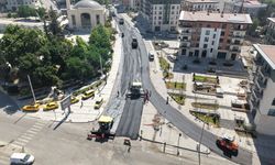 Büyükşehir, Zübeyde Hanım’da İkinci Etaba Başladı; Son Kat Asfalt Seriliyor