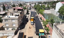 Büyükşehir, Dulkadiroğlu Gazneliler Caddesi’nde Asfalt Mesaisine Başladı