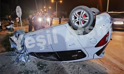 İki Otomobil Takla Attı: 3 Kişi Yaralandı