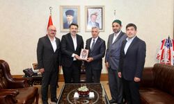 Vali Ünlüer, Hayrat Vakfı Temsilcilerini Makamında Ağırladı