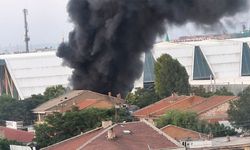 Konya'da Eski Sanayi Bölgesi'nde Yangın! Yoğun Siyah Dumanlar Şehri Kapladı