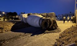 Kontrolden Çıkan Beton Mikseri Devrildi: 1 Yaralı