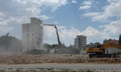 Afşin’de Yıkım Çalışmaları Devam Ediyor