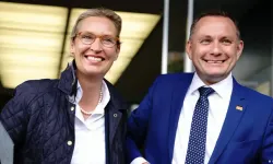 Aşırı sağcı AfD Weidel ve Chrupalla ile devam ediyor