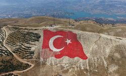 Dünyanın En Büyük Türk Bayrağı Yeniden Eski Görkemine Kavuştu
