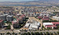 Kahramanmaraş’ın Türkiye’ye Örnek Gençlik Merkezi Hızla Yükseliyor