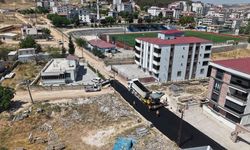 Büyükşehir, Pazarcık’ta Asfalt Mesaisini Ahmet Bozdağ Mahallesi’nde Sürdürüyor