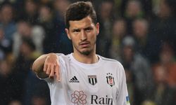 Beşiktaş’ta büyük ayrılık! 6 futbolcuya veda