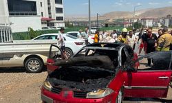 Seyir Halindeki Otomobil Alev Alev Yandı!