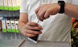 Sıcaklarda cep telefonunuza bunu yapmayın! Felakete yol açıyor