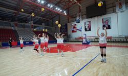 Büyükşehir’den Kadın Voleyboluna Güçlü Altyapı Desteği