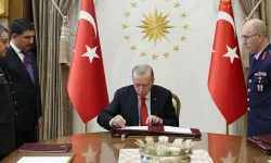 YAŞ Kararları Açıklandı: Özlem Karapınar Türkiye'nin İlk Kadın Hava Generali Oldu, Alper Gezeravcı Tuğgeneralliğe Yükseldi