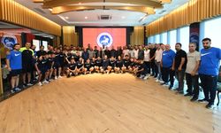 Başkan Görgel, İstiklalspor Yönetimi ve Futbolcularıyla Bir Araya Geldi