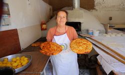 Çardak’ta Asırlık Ekmek Geleneği Sürüyor