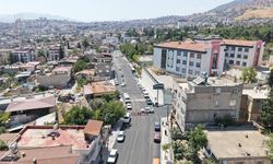 Büyükşehir, Gazneliler Caddesi’nde Son Kat Asfalt Serimini Sürdürüyor