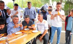 Göksun’da İlk Bal Festivali Düzenlendi: 1 Kilo Balı Saniyeler İçinde Tüketti