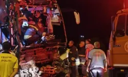 Kahramanmaraş’a Komşu Gaziantep’te Feci Kaza: Yolcu Otobüsü TIR’a Çarptı, 2 Ölü 22 Yaralı