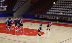Büyükşehir Belediyespor Kadın Voleybol Takımı, 2. Lig Maratonuna Hazırlanıyor