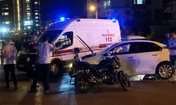 Motosiklet ile Otomobil Çarpıştı:1 Yaralı