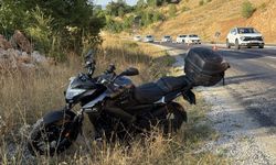 Yön Tabelasına Çarpan Motosiklet Sürücüsü Ağır Yaralandı