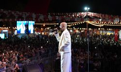 Zafer Bayramı Coşkusu Soner Sarıkabadayı Konseriyle Taçlandı