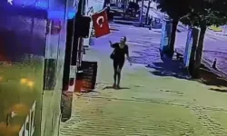 Türk Bayrağına Çirkin Saldırı! Çakmakla Ateşe Verdi