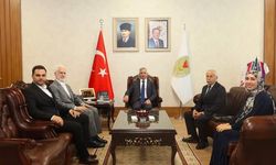 Vali Ünlüer Makamında Ziyaretçilerini Ağırladı