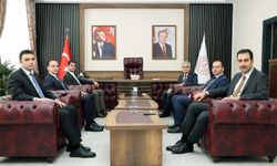 Vali Yardımcıları ve Elbistan Kaymakamı, İl Millî Eğitim Müdürü Akpınar'ı Ziyaret Etti
