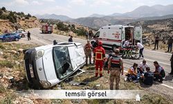 Hafif Ticari Araç Devrildi: 6 Yaralı