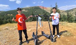 Bayrak Sevgisi İçin Scooterlarıyla 1830 Rakıma Çıktılar