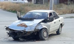 Afşin’de Kavşakta İki Otomobil Çarpıştı!
