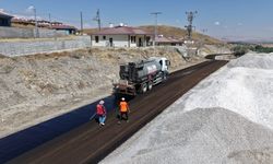 Büyükşehir, Göksun Kırsalındaki 5 Kilometrelik Yolu Yeniliyor