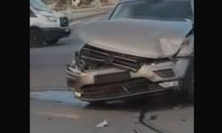 İki Otomobil Kavşakta Çarpıştı: 3 Yaralı
