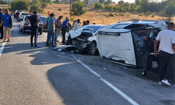 İşçileri Taşıyan Kamyonet ile Otomobil Çarpıştı: 6 Yaralı