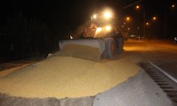 Kahramanmaraş’tan Yola Çıkan Tır Kaza Yaptı! 25 Ton Mısır Yola Saçıldı