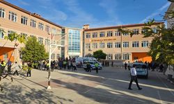 Manisa'da okulun yakınında silahlı saldırı: 2'si ağır 11 öğrenci yaralı