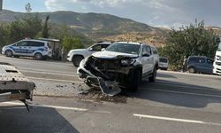 Otomobil İle Motosikletli Çarpıştı: 1 Ölü