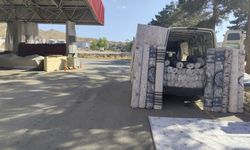 Uşak’tan Getirdiği Halıları Kampanyalı Fiyatlarla Satıyor